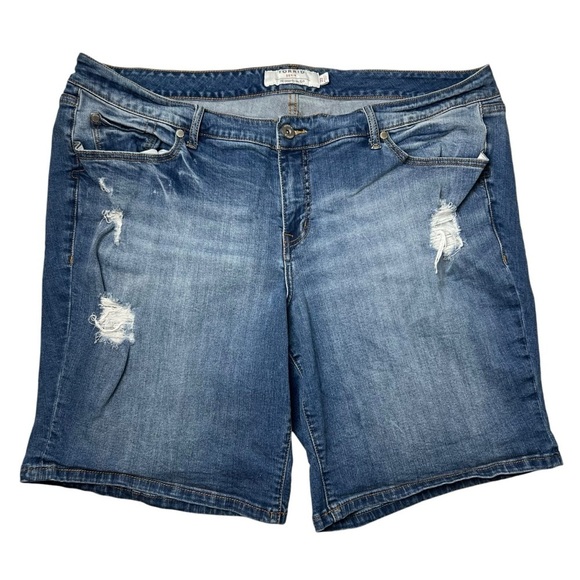 Torrid Jean Shorts Women’s Size 22 Denim Stretch Distressed Medium Wash - Picture 1 of 8